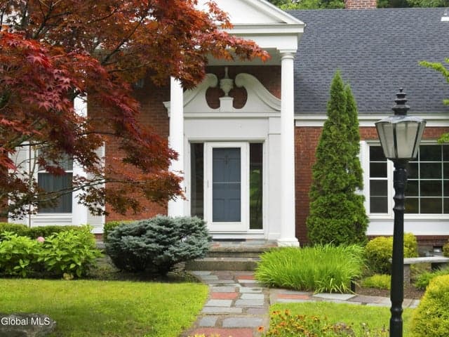 7 Macaffer Drive, Menands, NY, photo 3
