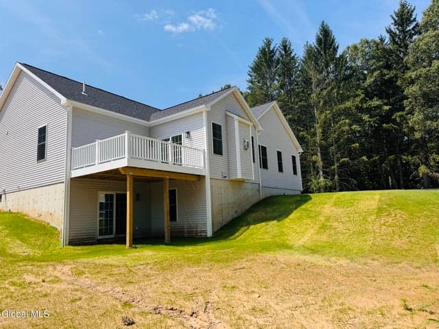 105 Maxwell Road, Latham, NY, photo 3