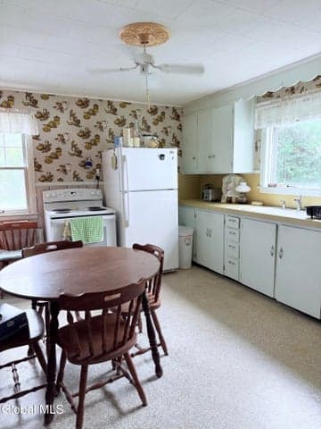 184 S Kingsboro Avenue, Gloversville, NY, photo 2