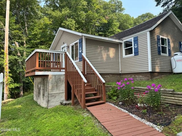 4 Aft Court, Stillwater, NY, photo 3