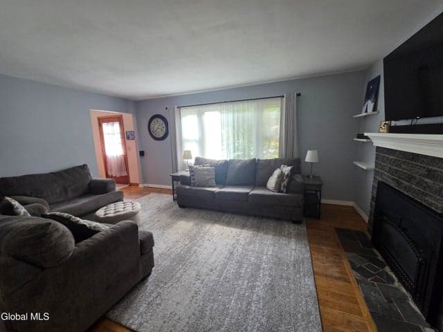 17 Sherwood Drive, Queensbury, NY, photo 2