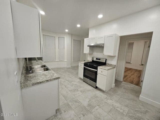 75 5th Avenue, Troy, NY, photo 3