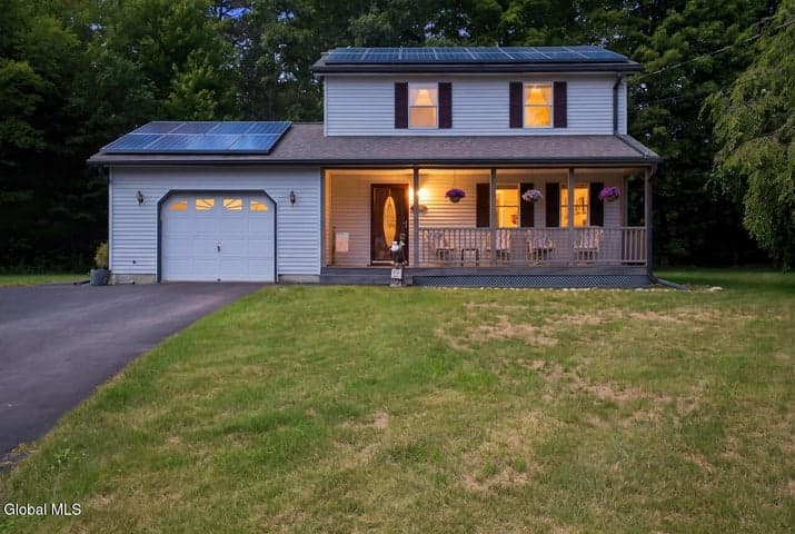 31 Oak Street, Lake George, NY, photo 2