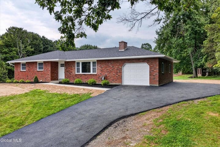 226 Snyders Lake Road, North Greenbush, NY, photo 2