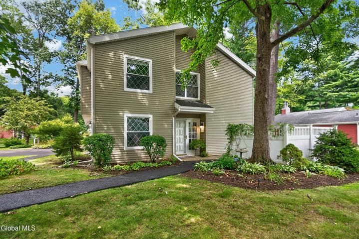 7 Spruce Court, Delmar, NY, photo 1