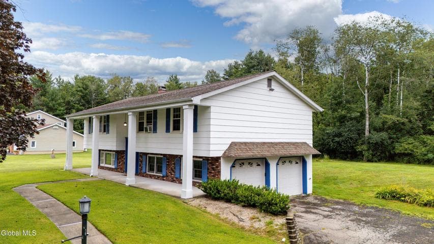 122 Crouse Drive, Amsterdam, NY, photo 1