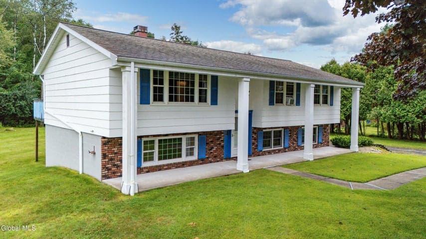 122 Crouse Drive, Amsterdam, NY, photo 2