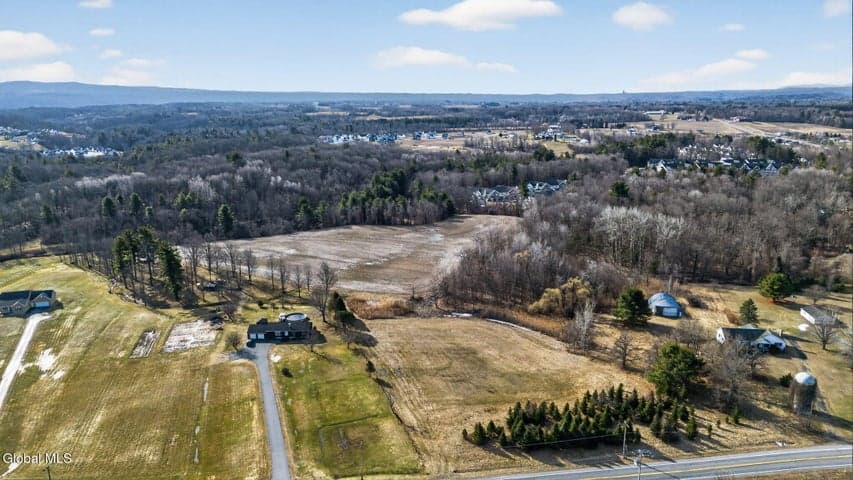 264 Upper Newtown Road, Halfmoon, NY, photo 1