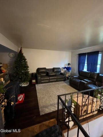 11 Alpine Street, East Greenbush, NY, photo 2