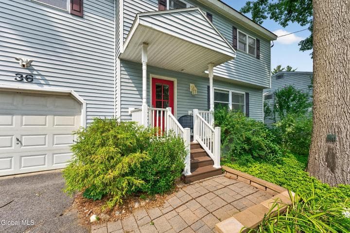 36 Michael Drive, Saratoga Springs, NY, photo 5