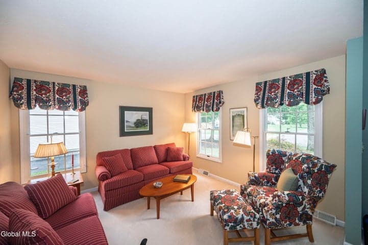 71 Orchardview Drive, Halfmoon, NY, photo 5