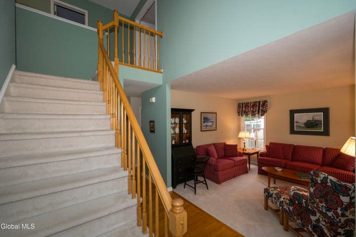 71 Orchardview Drive, Halfmoon, NY, photo 4