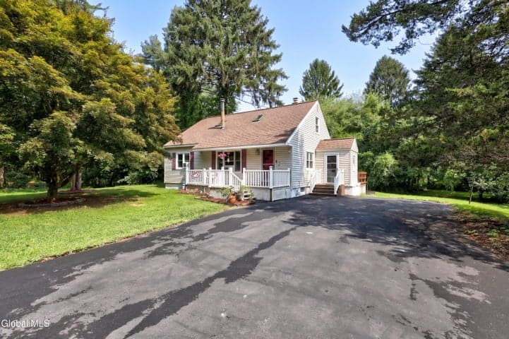 69 Ray Road, Rexford, NY