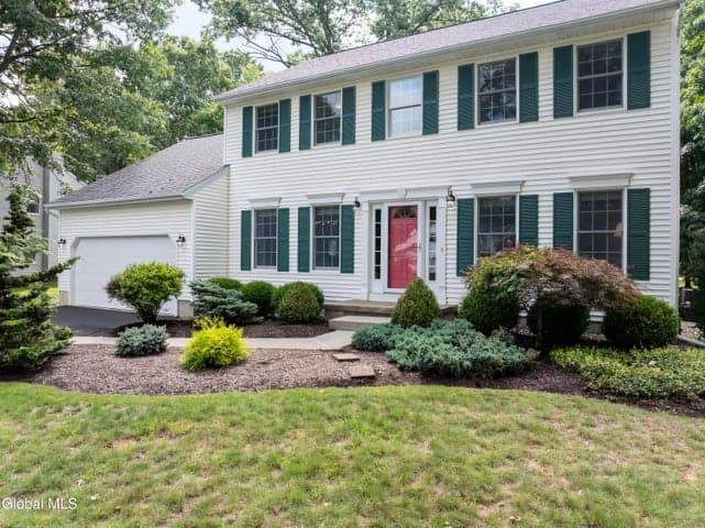 71 Orchardview Drive, Halfmoon, NY, photo 2
