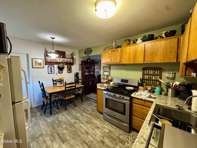51 Munro Court, Troy, NY, photo 4