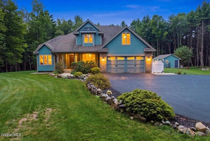 8 Lester Lane, Greenfield, NY, photo 2