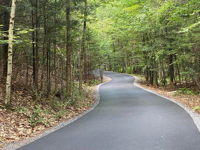 8 Lester Lane, Greenfield, NY, photo 4