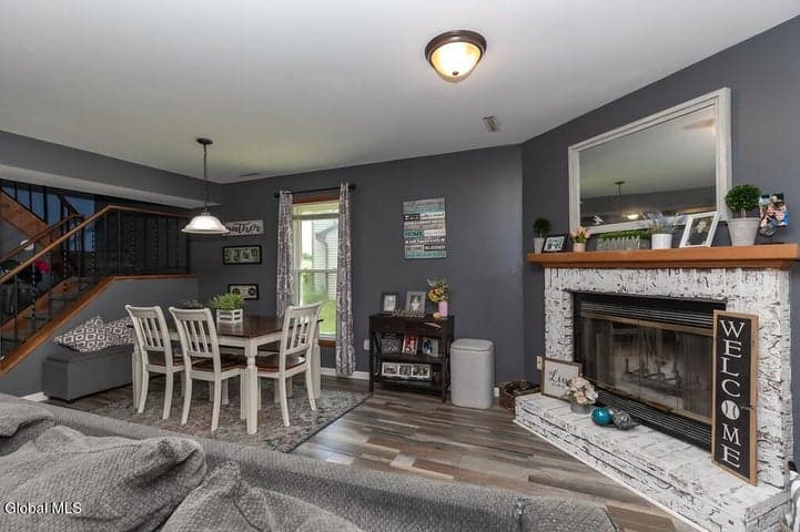 24 Brenden Court, Clifton Park, NY, photo 4
