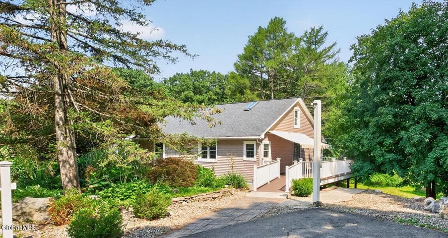 56 Schodack Drive, Schodack, NY
