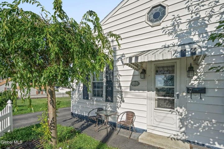 12 Grapevine Place, Latham, NY, photo 3