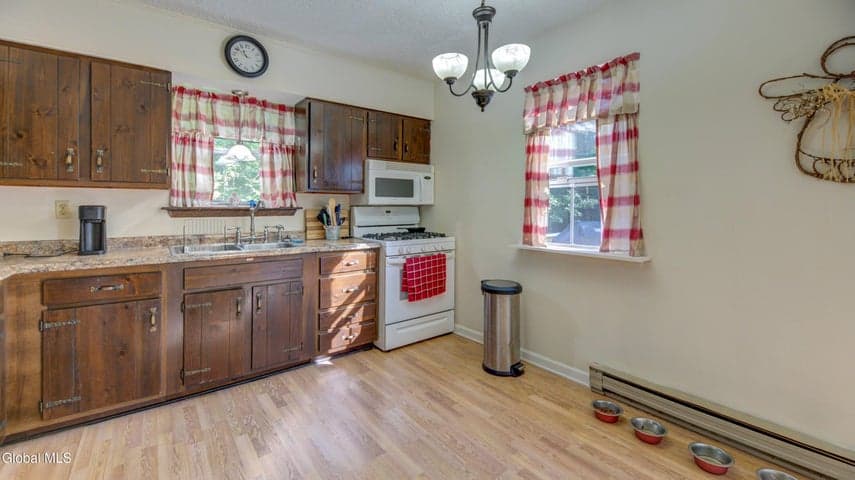 580 New York 30, Hope, NY, photo 4