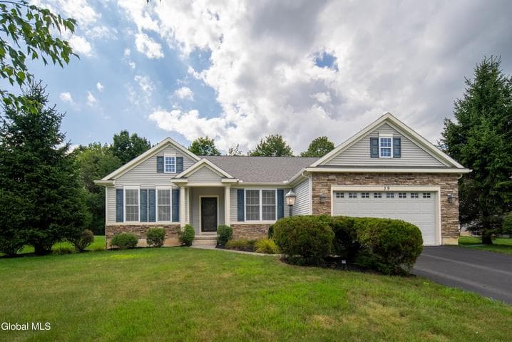 39 Chester Drive, Halfmoon, NY, photo 1