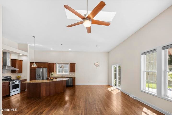 39 Chester Drive, Halfmoon, NY, photo 3