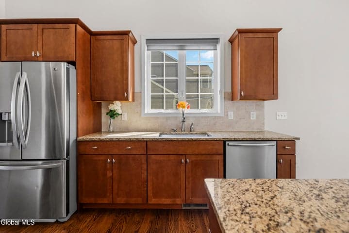 39 Chester Drive, Halfmoon, NY, photo 4