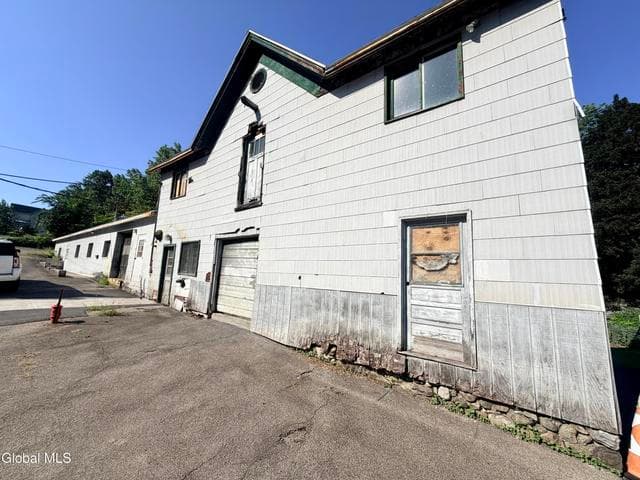58 Division Street, Gloversville, NY, photo 3