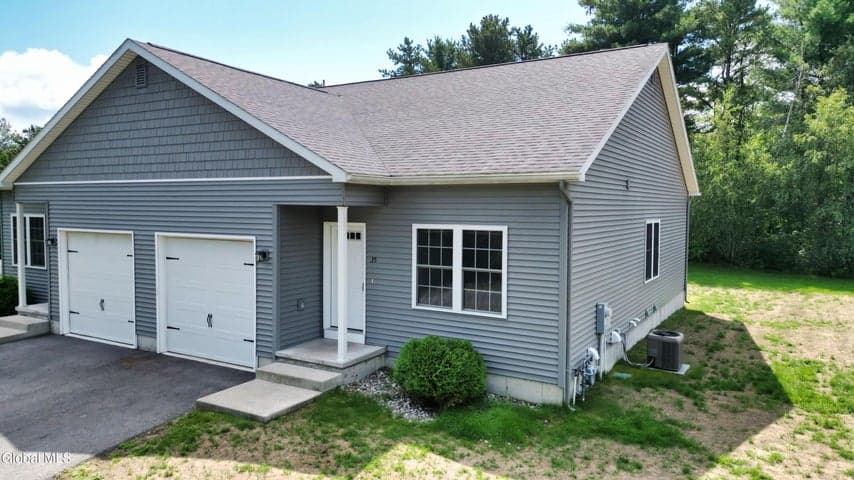 35 Smoke Ridge Road, Queensbury, NY, photo 1