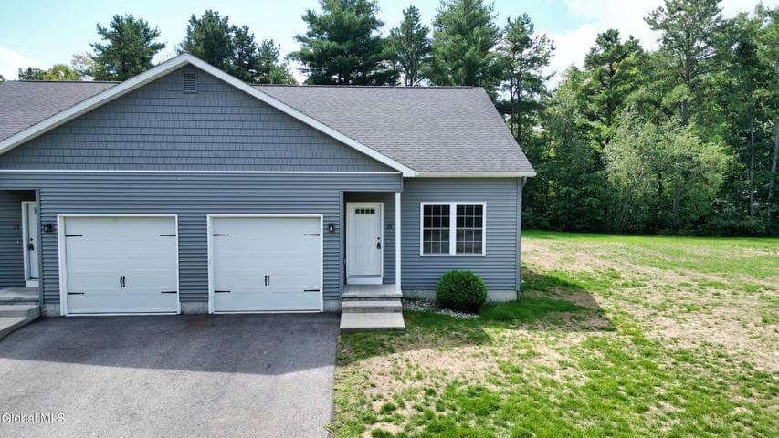 35 Smoke Ridge Road, Queensbury, NY, photo 3