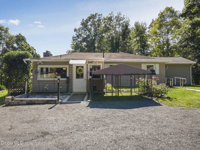 18 Miller Way, Grafton, NY, photo 2