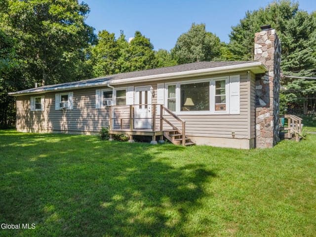 18 Miller Way, Grafton, NY, photo 1