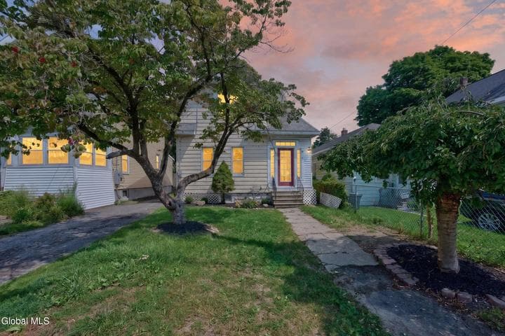 7 Lawn Avenue, Albany, NY, photo 2