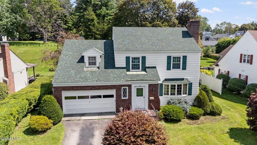 25 Van Dyke Avenue, Amsterdam, NY