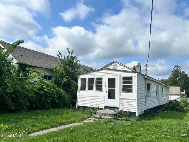 902 Draper Avenue, Rotterdam, NY