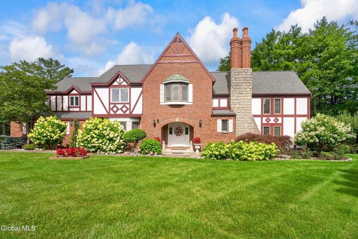 1 Milan Court, Niskayuna, NY, photo 1