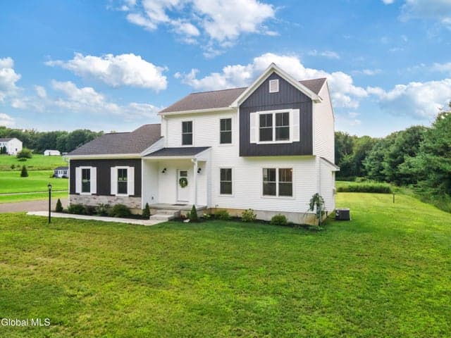 6 Rod and Gun Club Road, Kinderhook, NY