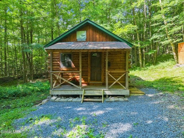201 Tuttle Road, Jefferson, NY