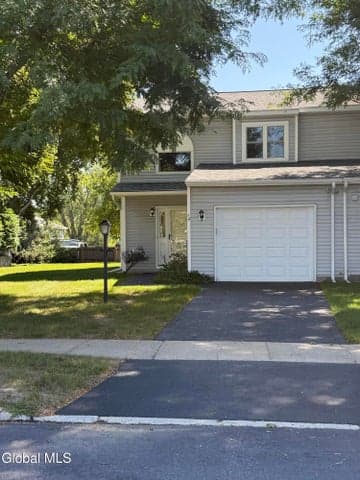 14 Tompion Lane, Saratoga Springs, NY, photo 2