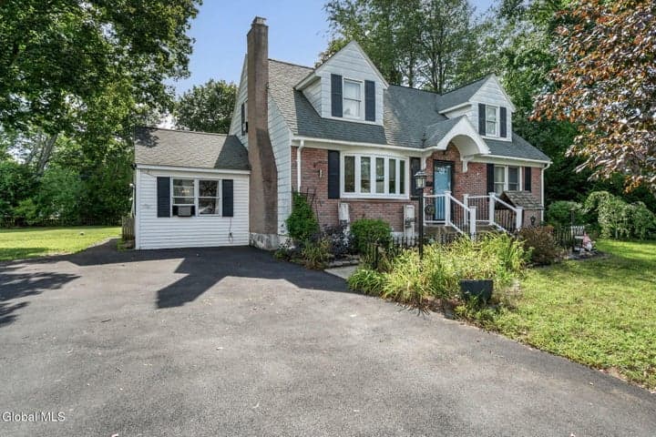 32 Hanes Street, Guilderland, NY, photo 1