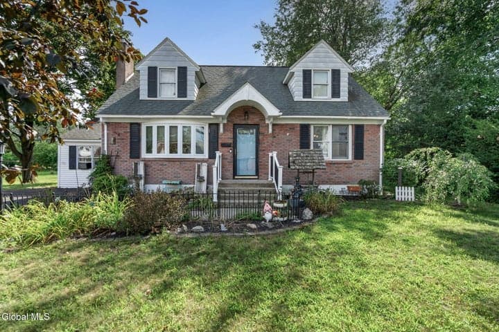 32 Hanes Street, Guilderland, NY, photo 2