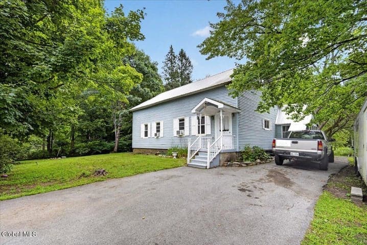9 Hollister Road, Corinth, NY