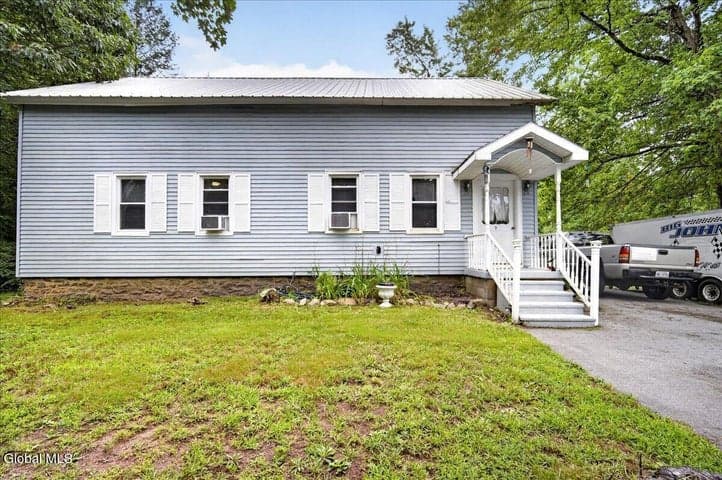 9 Hollister Road, Corinth, NY, photo 2