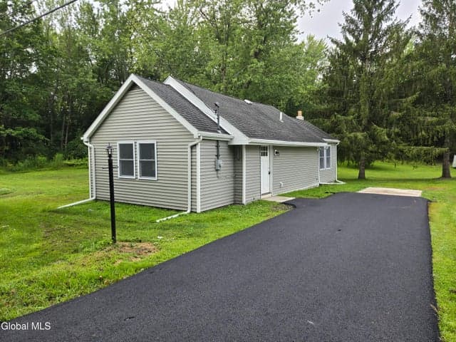 11 Englewood Avenue, East Greenbush, NY, photo 3