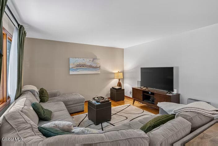 841 Harris Drive, Niskayuna, NY, photo 3
