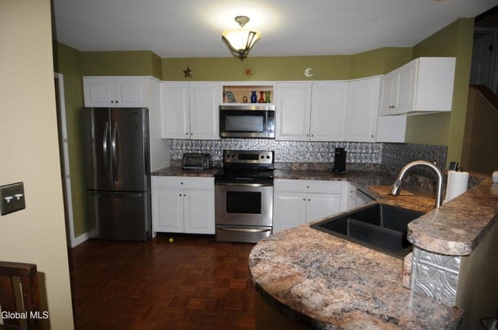 44 Park Avenue, Cohoes, NY, photo 3