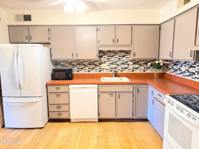 6A Spyglass Hill, Clifton Park, NY, photo 5