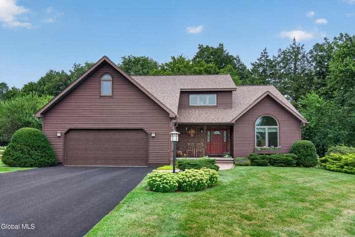 5 Miller Court, Ballston, NY