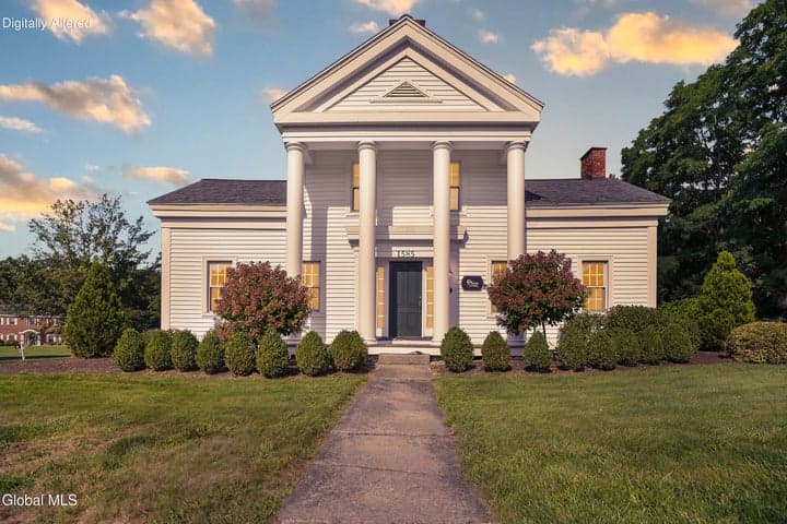 1585 Route 146, Clifton Park